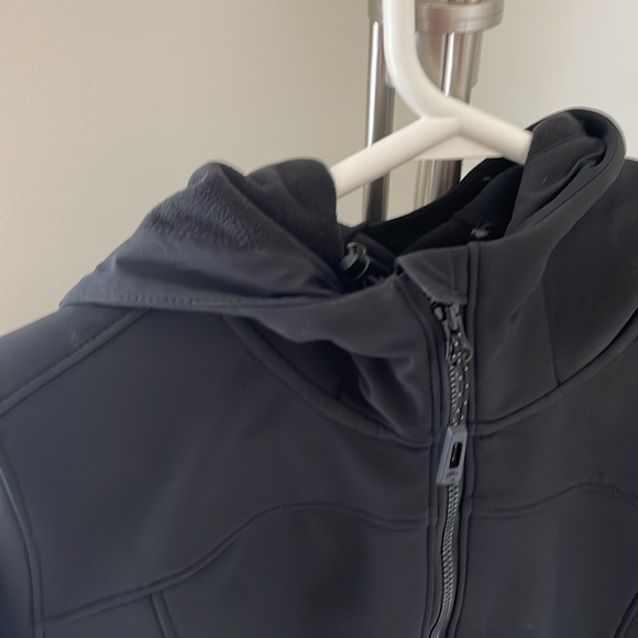 Wind River rain jacket - Picture 2 of 3